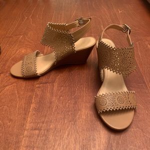 XOXO Simmons sandal size 9